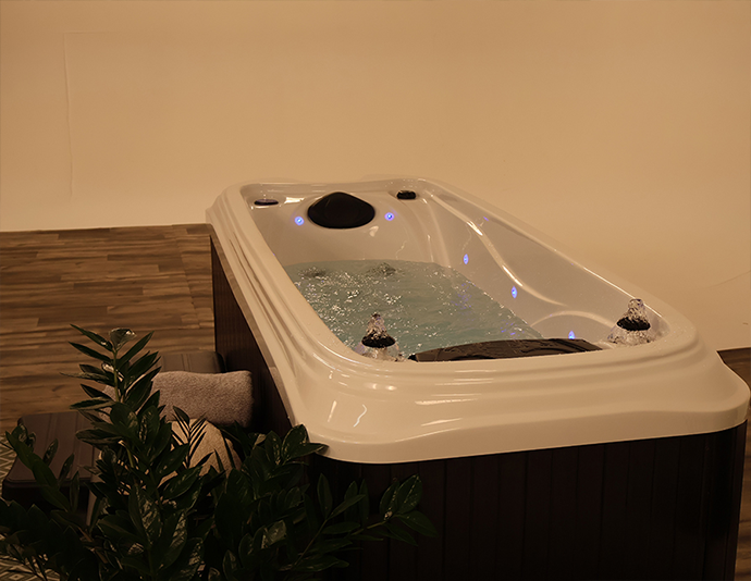 Cold plunge tub massage jets