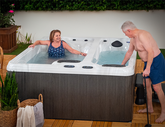 Cold plunge tub massage jets
