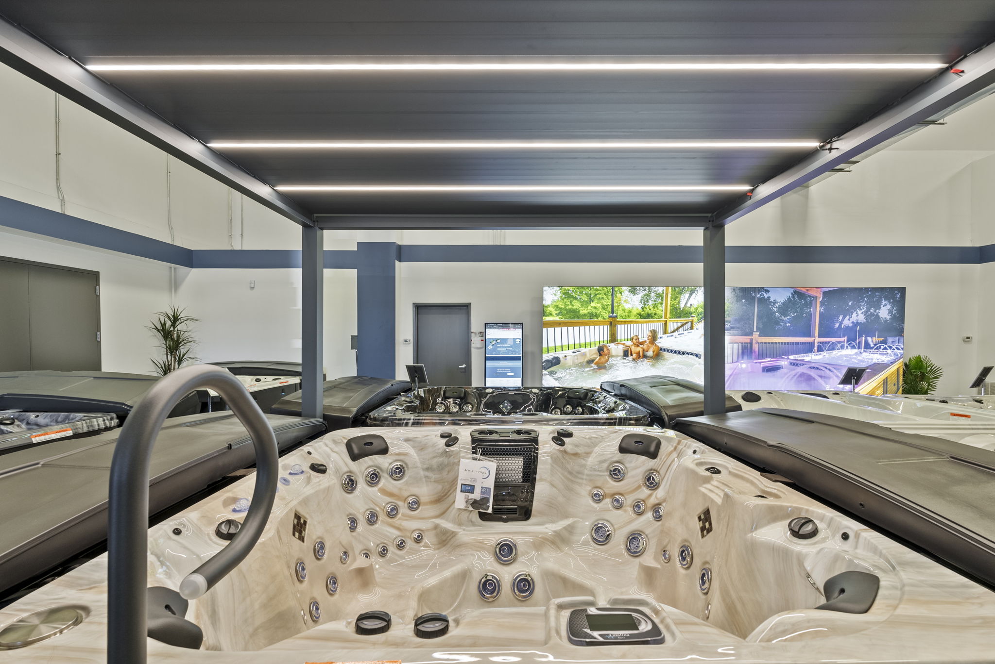 Baton Rogue, LA, location hot tubs for sale